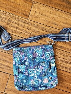 Sakroots Blue Fabric Lucia Crossbody Bag with Zipper